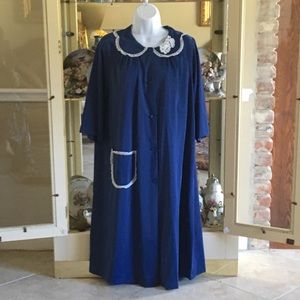 VINTAGE BLUE 1960S SHADOWLINE NAVY LACE HOUSECOAT